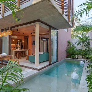 https://entorno-tulum-luxury-villas.allrivieramayahotels.com